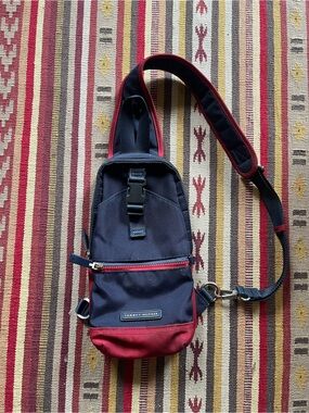 Tommy Hilfiger Sling Bag